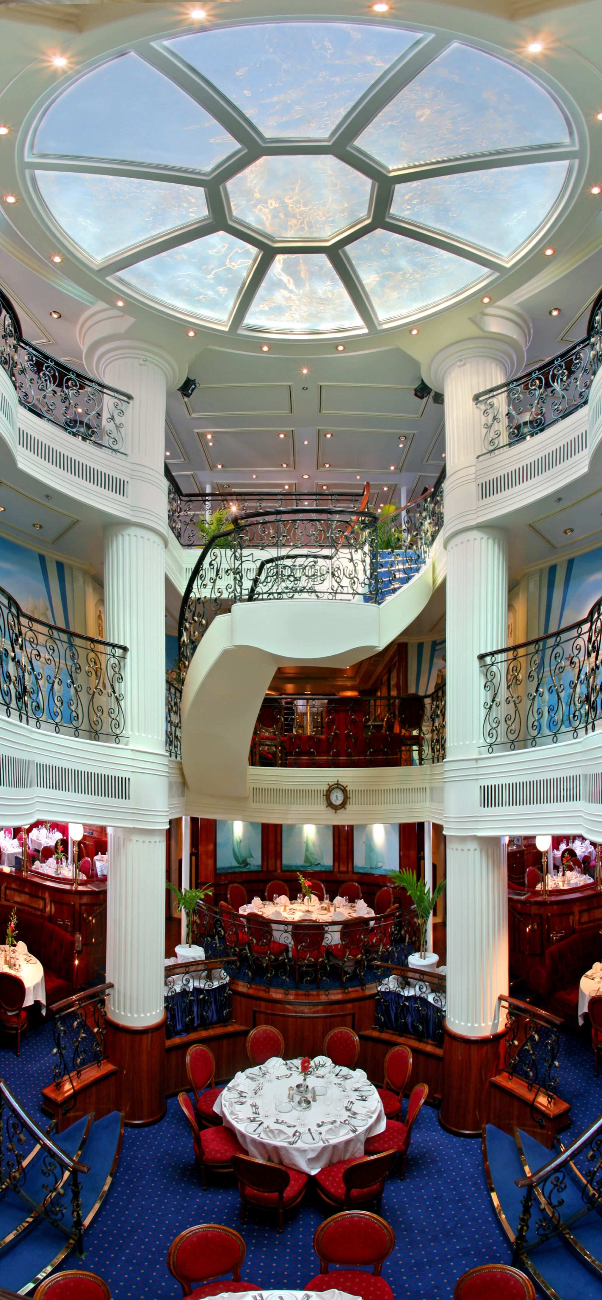 Star Clippers Royal Clipper Interior Dining 8.jpg